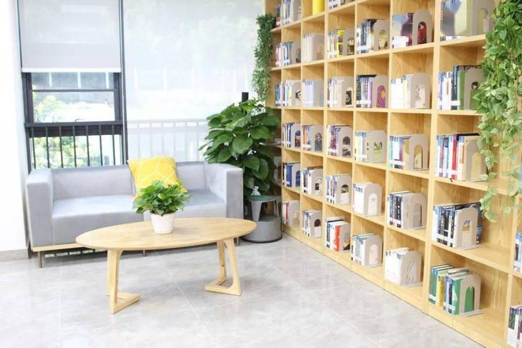 经济,文化建设及社会各界人士提供文献借阅及信息咨询等服务